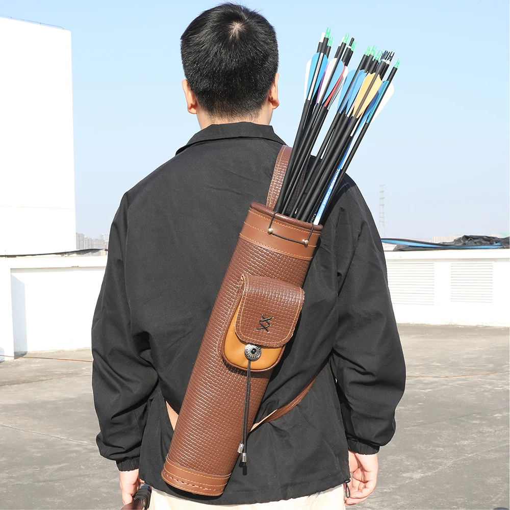 Quiver Arrow Back - กระเป๋าใส่ลูกธนูหนังวัวแบบสะพายหลัง ความจุขนาดใหญ่ ปรับได้สำหรับมือซ้ายและขวา อุปกรณ์เสริมสำหรับการล่าสัตว์และการยิงธนู